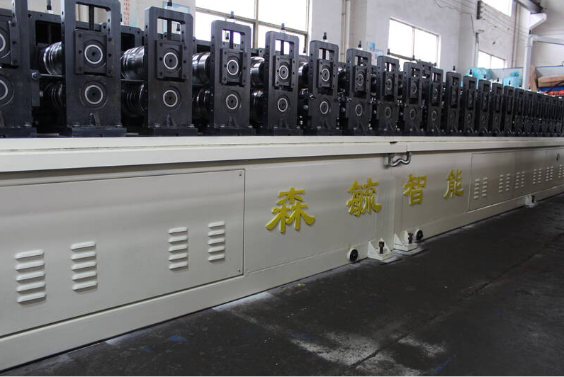 雙折勾C型材設(shè)備